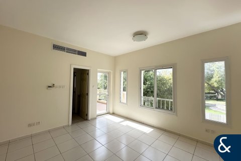 Снять в аренду виллу в Springs 8, The Springs, Дубай: 3 спальни, 228м², № 91456 - фото 7