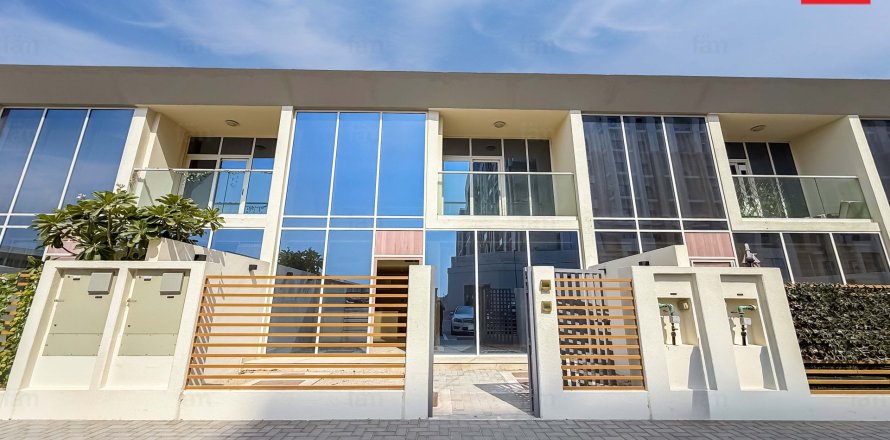 Townhouse in Dubai 2 bedrooms, 79.3 sq.m. № 119055