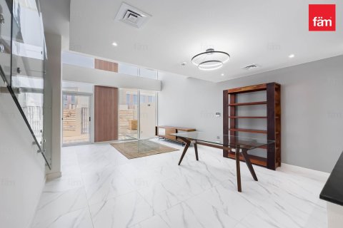 Villa à Dubai, 2 chambres, 101.4 m², № 40957 - photo 2