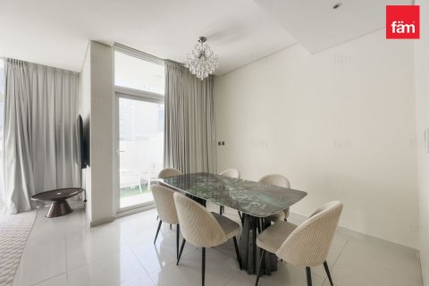 Villa in Dubai 3 bedrooms, 151.9 sq.m. № 93541 - photo 3