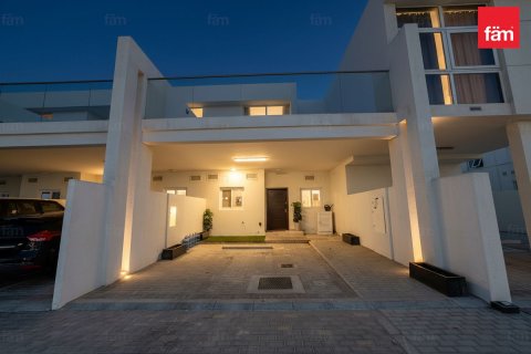 Villa in Dubai 3 bedrooms, 151.9 sq.m. № 93541 - photo 17