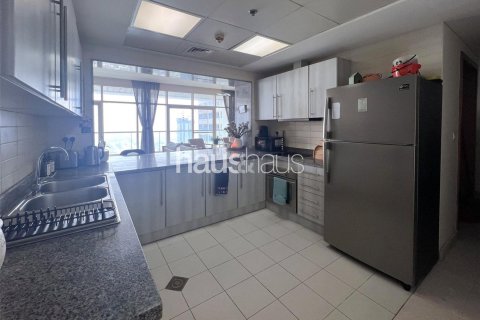 Apartment in Jumeirah Lake Towers, Dubai 2 bedrooms, 187 sq.m. № 44588 - photo 17