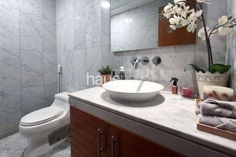 Apartment in Jumeirah Lake Towers, Dubai 2 bedrooms, 187 sq.m. № 44588 - photo 16