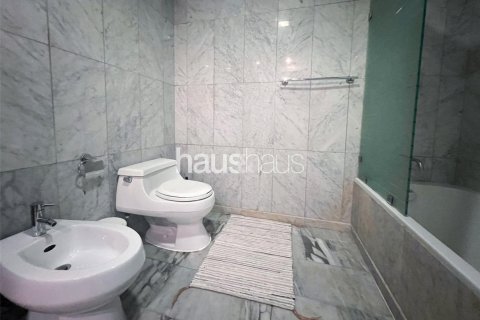Apartment in Jumeirah Lake Towers, Dubai 2 bedrooms, 187 sq.m. № 44588 - photo 11