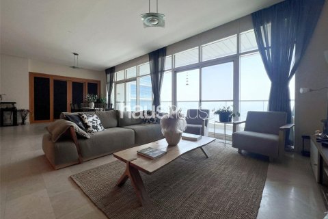 Apartment in Jumeirah Lake Towers, Dubai 2 bedrooms, 187 sq.m. № 44588 - photo 1