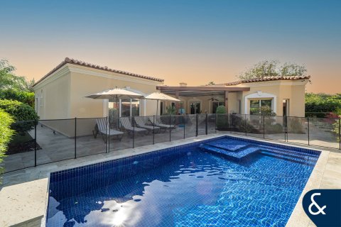 Villa in Green Community West, Green Community, Dubai 4 bedrooms, 404 sq.m. № 88638