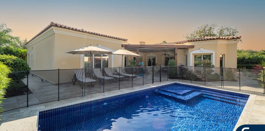 Villa in Green Community West, Green Community, Dubai 4 bedrooms, 404 sq.m. № 88638