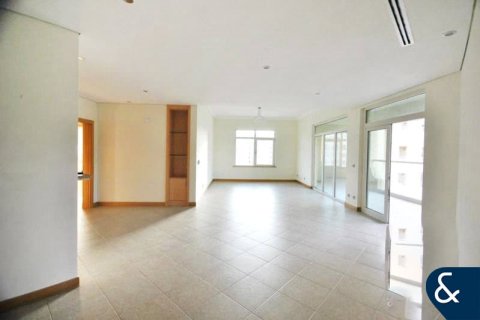 Apartment in Shoreline Apartments, Palm Jumeirah, Dubai 3 bedrooms, 199 sq.m. № 88635 - photo 2