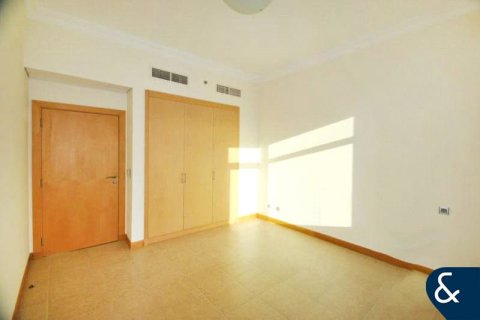 Apartment in Shoreline Apartments, Palm Jumeirah, Dubai 3 bedrooms, 199 sq.m. № 88635 - photo 4