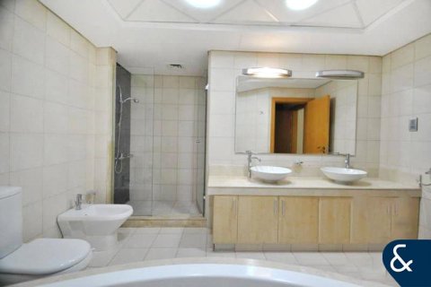Apartment in Shoreline Apartments, Palm Jumeirah, Dubai 3 bedrooms, 199 sq.m. № 88635 - photo 5