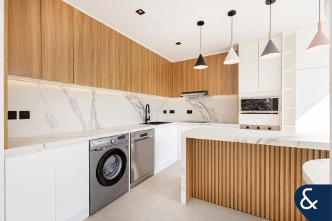 Купить виллу в Springs 12, The Springs, Дубай: 4 спальни, 210м², № 88636 - фото 24