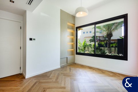 Купить виллу в Springs 12, The Springs, Дубай: 4 спальни, 210м², № 88636 - фото 30