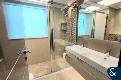 Apartment in Jumeirah Lake Towers, Dubai 3 bedrooms, 176 sq.m. № 88633 - photo 10