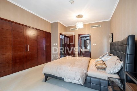 Apartment in Burj Views, Downtown Dubai (Downtown Burj Dubai), Dubai 2 bedrooms, 138 sq.m. № 20070 - photo 4