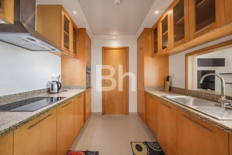 Apartment in Dubai Marina, Dubai 2 bedrooms, 127 sq.m. № 57260 - photo 16
