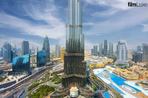 Ático en Dubai, 4 dormitorios, 492.4 m², № 47821 - foto 1