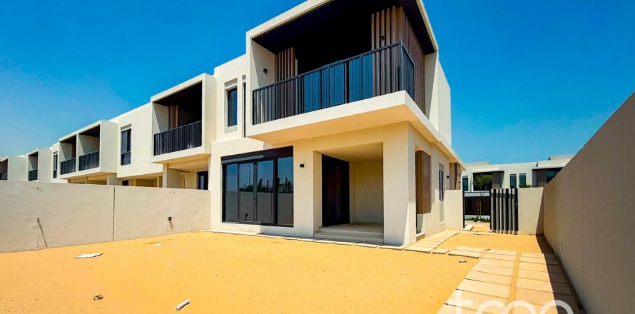 Adosado en Dubai, 4 dormitorios, 358.7 m², № 120236
