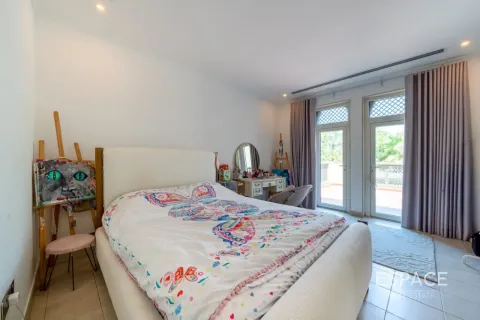 Villa en Regional, Jumeirah Park, Dubai, 5 dormitorios, 436 m², № 122295 - foto 9