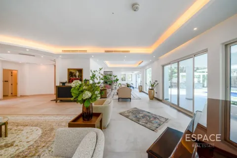 Villa en Regional, Jumeirah Park, Dubai, 5 dormitorios, 436 m², № 122295 - foto 17