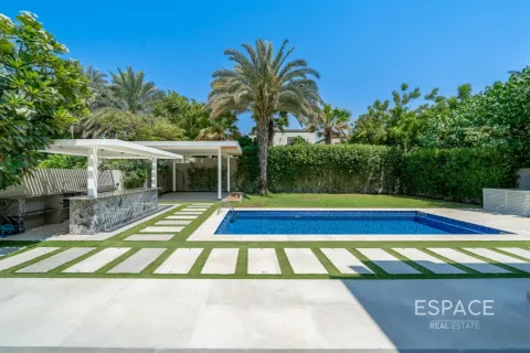 Villa en Regional, Jumeirah Park, Dubai, 5 dormitorios, 436 m², № 122295 - foto 3