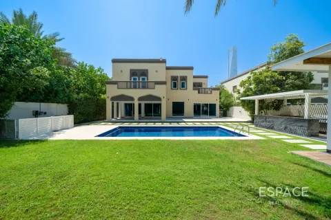 Villa en Regional, Jumeirah Park, Dubai, 5 dormitorios, 436 m², № 122295