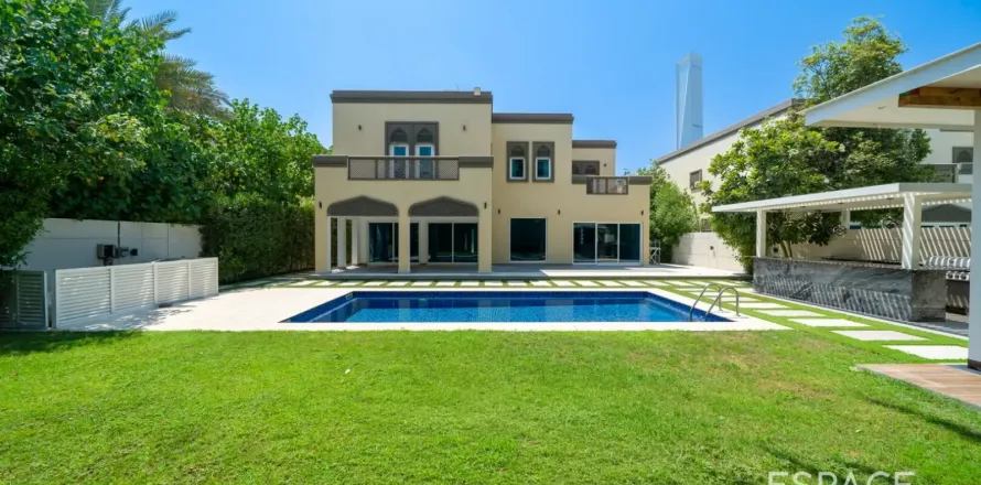 Villa en Regional, Jumeirah Park, Dubai, 5 dormitorios, 436 m², № 122295