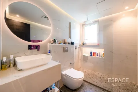 Villa en Regional, Jumeirah Park, Dubai, 5 dormitorios, 436 m², № 122295 - foto 5