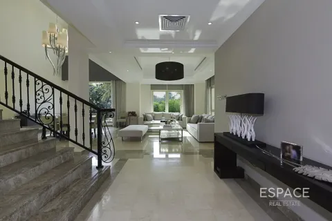 Villa en Jumeirah Islands, Dubai, 4 dormitorios, 492 m², № 122294 - foto 13
