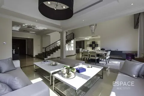 Villa en Jumeirah Islands, Dubai, 4 dormitorios, 492 m², № 122294 - foto 11