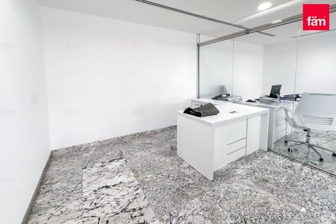 Снять в аренду офис в Аль-Барше, Дубай: 204.4м², № 12070 - фото 7