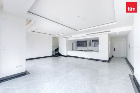 Купить квартиру в Бизнес-Бэе, Дубай: 2 спальни, 233.9м², № 12071 - фото 1