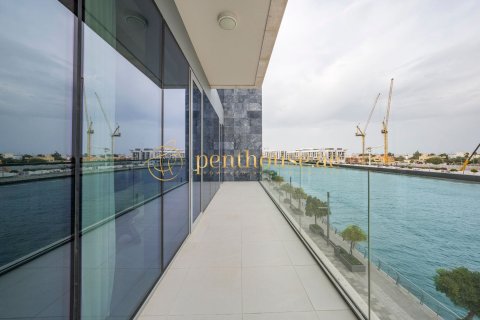 Apartment in Al Wasl, Dubai 2 bedrooms, 170 sq.m. № 15306 - photo 13