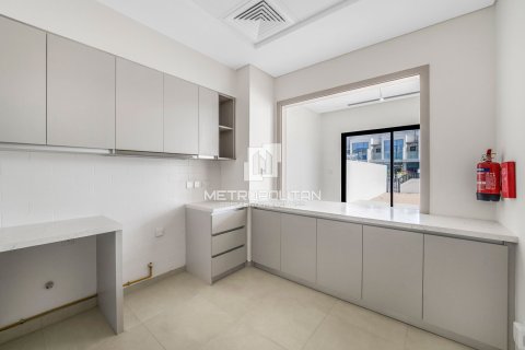 Villa en Al Furjan, Dubai, 3 dormitorios, 255 m², № 15317 - foto 2