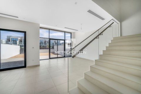 Villa en Al Furjan, Dubai, 3 dormitorios, 255 m², № 15317 - foto 1