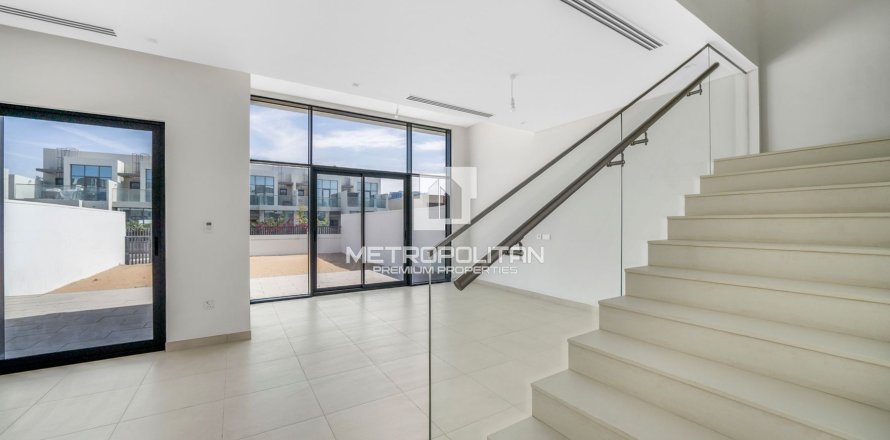 Villa en Al Furjan, Dubai, 3 dormitorios, 255 m², № 15317