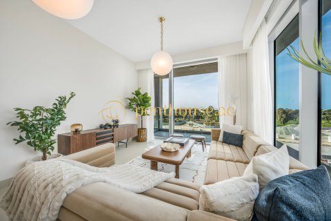 Apartment in Al Wasl, Dubai 3 bedrooms, 183 sq.m. № 15307 - photo 1