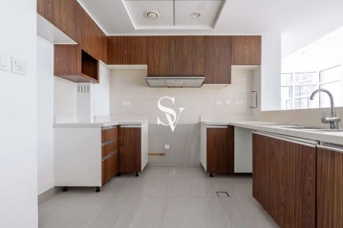 Apartment in Bur Dubai, Dubai 2 bedrooms, 152 sq.m. № 124170 - photo 15