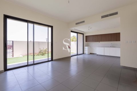 Townhouse in EMAAR South, Dubai South (Dubai World Central), Dubai 4 bedrooms, 418 sq.m. № 124171 - photo 2