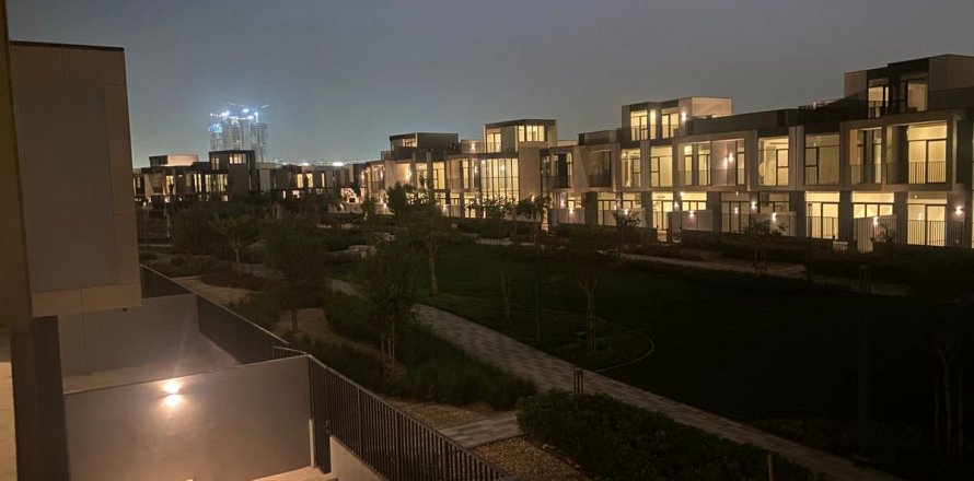 Townhouse in Dubai 4 bedrooms, 248 sq.m. № 124575