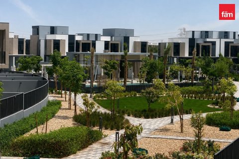 Townhouse in Dubai 4 bedrooms, 248 sq.m. № 124575 - photo 2