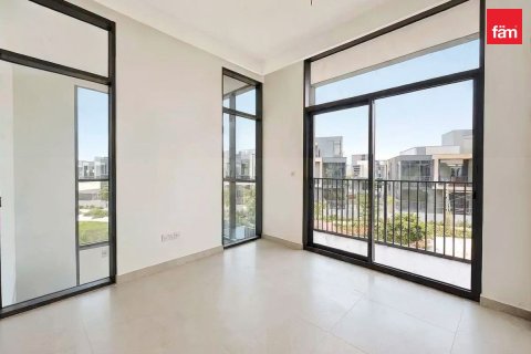 Townhouse in Dubai 4 bedrooms, 390.9 sq.m. № 124576