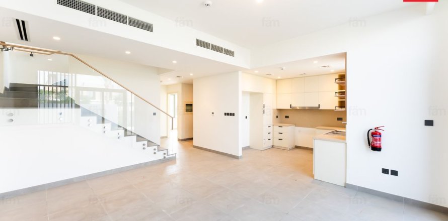 Villa in Dubai 4 bedrooms, 249.5 sq.m. № 124572