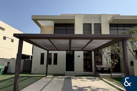 Adosado en DAMAC Hills (Akoya by DAMAC), Dubai, 3 dormitorios, 192 m², № 74719 - foto 1