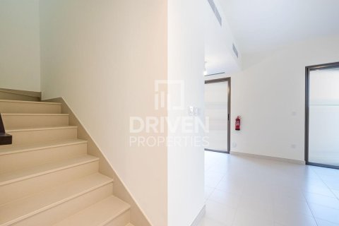 Townhouse in EMAAR South, Dubai South (Dubai World Central), Dubai 4 bedrooms, 216.19 sq.m. № 128435 - photo 16