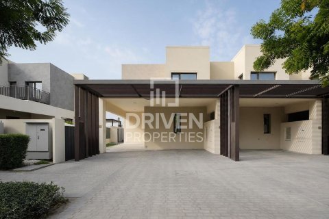 Adosado en EMAAR South, Dubai South (Dubai World Central), Dubai, 4 dormitorios, 216.19 m², № 128435