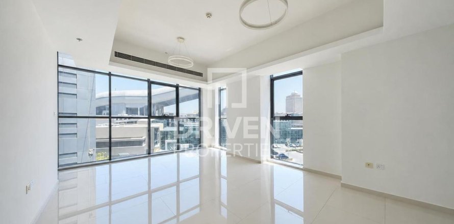 Apartment in Al Barsha 1, Al Barsha, Dubai 2 bedrooms, 135.17 sq.m. № 128444