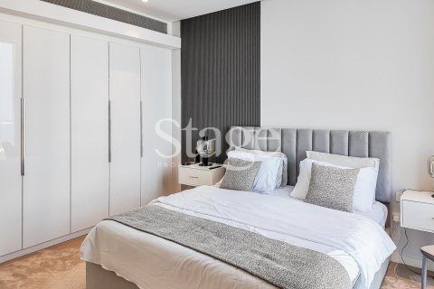 Apartment in Dubai 3 bedrooms, 195 sq.m. № 139555 - photo 8