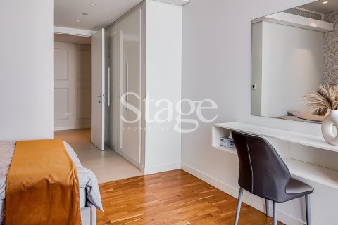 Apartment in Dubai 3 bedrooms, 195 sq.m. № 139555 - photo 14