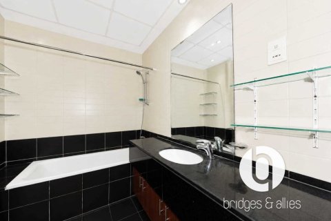 Apartment in Dubai Marina, Dubai 2 bedrooms, 133 sq.m. № 139560 - photo 18