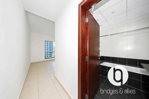 Apartment in Dubai Marina, Dubai 2 bedrooms, 133 sq.m. № 139560 - photo 17